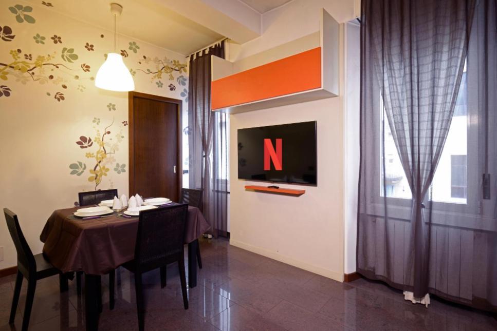 Appartement Cenisio - Corso Sempione Accogliente Mansarda Di Design à Milan Extérieur photo