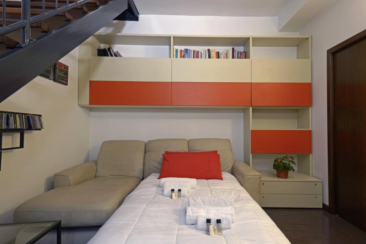 Appartement Cenisio - Corso Sempione Accogliente Mansarda Di Design à Milan Extérieur photo